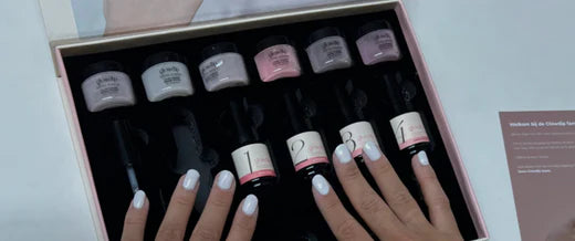 Is dipping powder the same as acrylic powder?